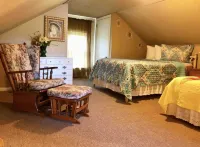 Blue Shutters Inn