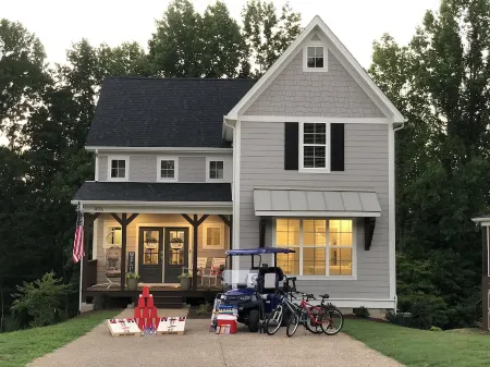 Bueller's Barrel House - Your Exquisite Getaway (Golf Cart Included)