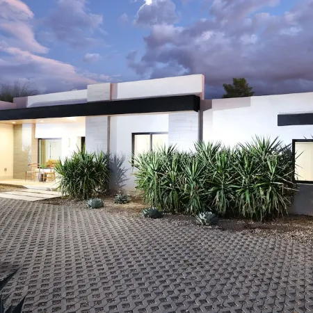 Central Tucson Luxury - Minutes from U of A - Saltwater Pool - Sleeps 10