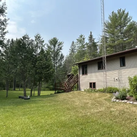 Whispering Pines By The Bay, quiet seclusion near water and town
