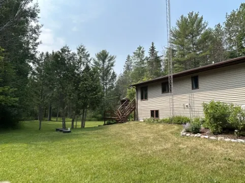 Whispering Pines By The Bay, quiet seclusion near water and town