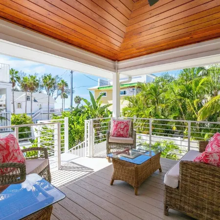 Sale Starts 8-15~Pool~Steps to Beach&Restaurants~Gulf View~Grill~BeachChairUmbre