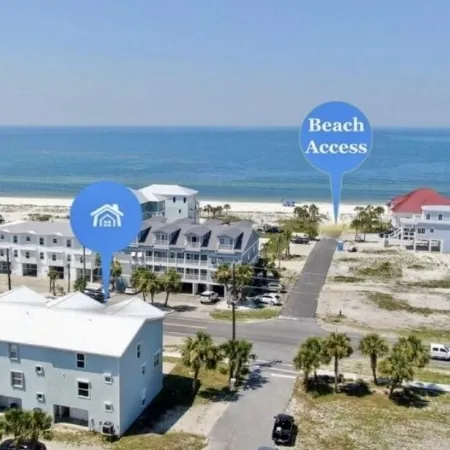 The Sea Pony Gulf Views, King Suites & Walk to Beach in Mexico Beach Florida