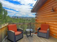 Cozy beautiful 3-bedroom cabin with Hot tub in Sedona 10 mins from uptown Sedona