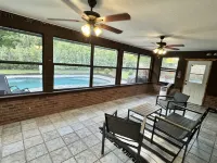 Gorgeous Pool Home in South Lakeland. Family and Pet Friendly!