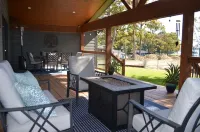 Beautiful 4/3 waterfront home with 2 master suites