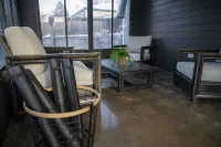 Cozy 3Br Home with AC, Hot Tub & Walkable Restaurants