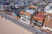 Awesome ON THE STRAND Hermosa Property.  Stay at the last home before Hawaii - Wi-Fi