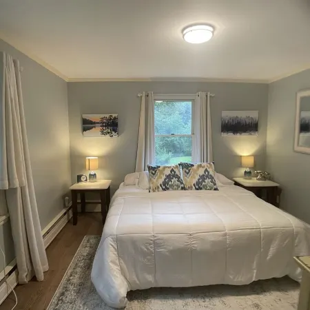 Renovated Ranch 5 Bed 2 Bth, Open concept. Close to beaches, airport & Portland
