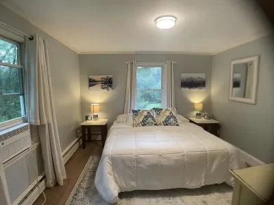 Renovated Ranch 5 Bed 2 Bth, Open concept. Close to beaches, airport & Portland Hotels near Cabela's