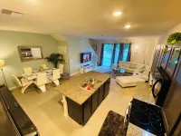 Modern 3-bedroom townhome with garage near Downtown Tampa
