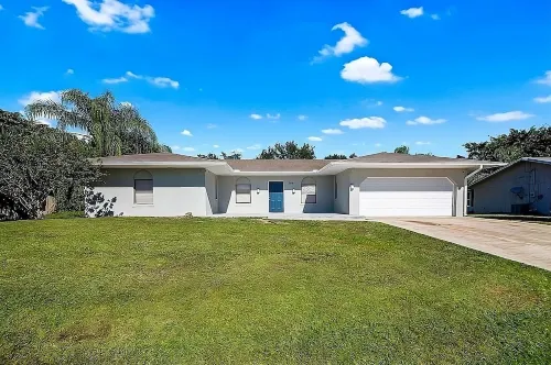 🍹🌞 Florida Getaway! New Pool Heater, Fenced Yard,Close to River and Beaches! فنادق في Sebastian