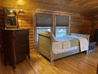 Unique Artisan home, near water, beach ,biking & hiking trails,3 bedroom,Hot tub