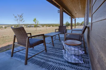 Luxury Style Cabin New Build Vacation Home 4 Acres