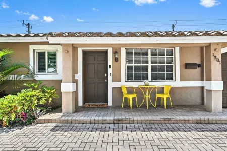 3BD Deerfield Beach with Heated Pool and Yard Games Отели рядом с достопримечательностью «Парк Дирфилд Айленд»