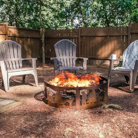 Charming 4-bedroom family home in Beaverton with AC, fitness room, WiFi