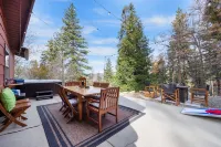 Spacious, Modern Mountain Cabin with Hot Tub