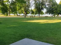 Charming Full Home in Downtown Escanaba – Walk to Beach, Park, and Marina! エスカナーバのホテル