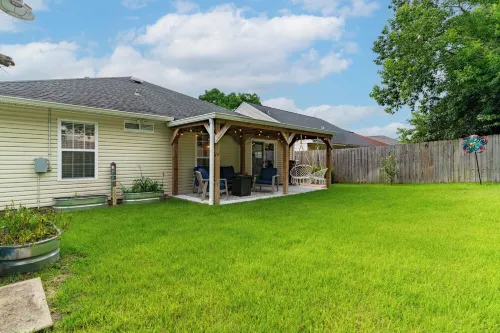 Gigi's Beach Getaway with Game Room, Smart TVs, WiFi, Beautiful Patio/Fire Pit