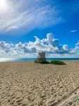 300 Steps to BEACH; 2 Bikes; Beach Gear; 4 HOLE Putting & Chipping GREENS