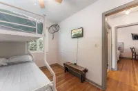 Spacious 1 block to Downtown Mt. Dora "The Brick Haven" with Garage Gameroom!!