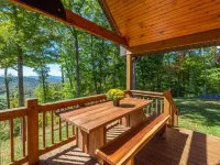 Stunning Mtn Views, Hot Tub+Fire Pit, Fireplace~Grill, WiFi, Private, Near Town! Hotels in Mitchell County
