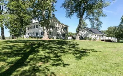 Private Carriage House Retreat on a 33 Acre Historic Working Estate Hotels near Fairwinds Farm