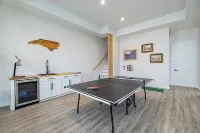 Beautiful Spacious New Lakefront Home