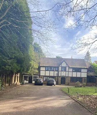 Modern fully independent studio on  golf-course.