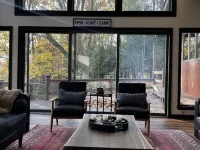 Creek side retreat and breathtaking views! Moments from hunting and fishing! Hotels in Conneaut