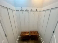 Cozy Cottage Near Beaches sleeps 4