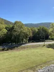 Cottage by the creek, beautiful Mountain View, perfect getaway!!!
