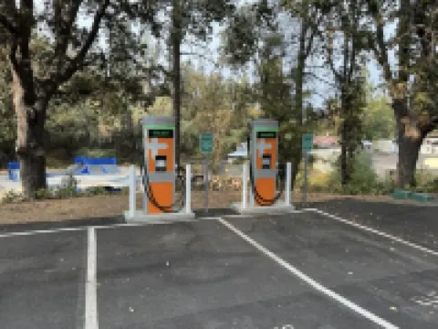 The Club House @ Pine Mountain Lake/ Yosemite 格羅夫蘭酒店