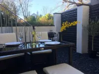 Gorgeous modern flat with free parking & private court yard