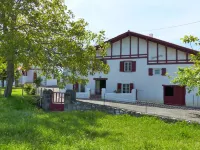 House of character in the heart of the Basque Country in Ossès Hôtels à : Ossès