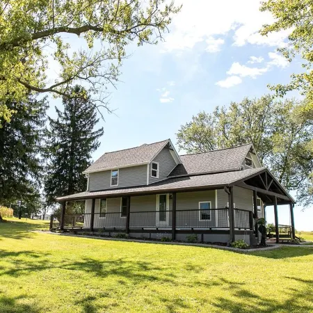 Private 30 Acre Farm W/ Walking Trails - Sleeps 10, Unwind & Enjoy the Outdoors.