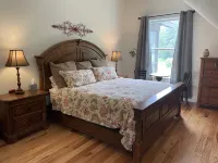 Great for Groups! 8min to Brevard, 10min to DuPont, 20min to Hendersonville