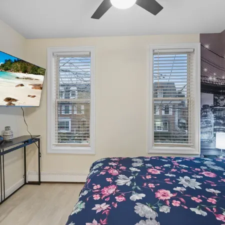 NEW-Free Prkg-2BR/2.5Bath/3 Queen Size Beds-Duplex