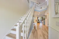 "Walk On The Beach " house~3 bed, heated pool, 3min walk to the Bean Point Beach Hotels in Anna Maria