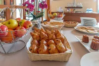 Brit Hotel Confort Castres - breakfast