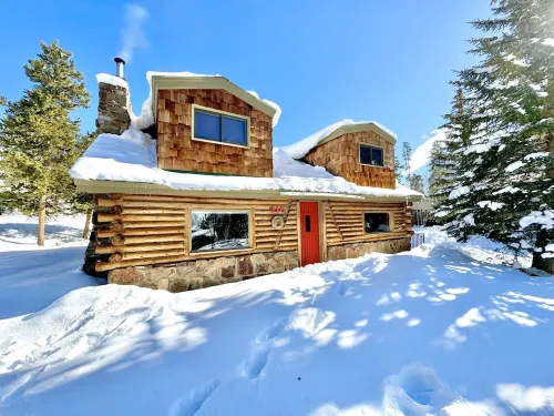 Silverthorne Hummingbird Cabin • Near Ski Resorts & Downtown