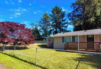 Cozy House with Everything You Need! Hotels near Brady's Oysters