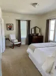 Sparkling clean 1920's bungalow