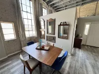 Stylish downtown apartment in Brownwood close to all of the downtown events