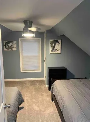 Red Door Retreat Hotels near Hopemont