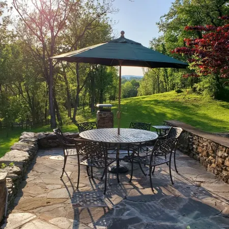18th Century Stone Cottage minutes from historic Middleburg