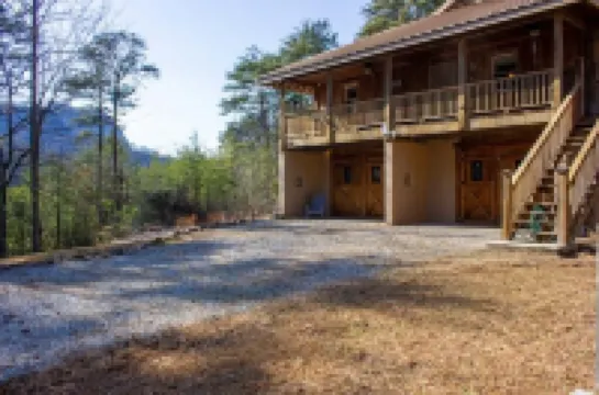 Mountains-Lakes-Parks-Winery-Privacy-SerenityLeaf Peeping Paradise