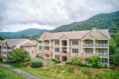 NEW LISTING Beautiful Condo on the 9th Hole with Great Views