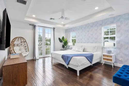 Perfectly Located 6BR Private Oasis w/ Heated Pool