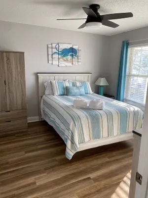 4 Br, 3 Bath Cherry Grove Retreat Near CG Pier, Private Pool, 1 Block to Beach